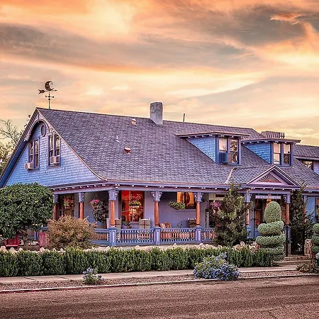 The Big Blue House Inn Boutique Hotel